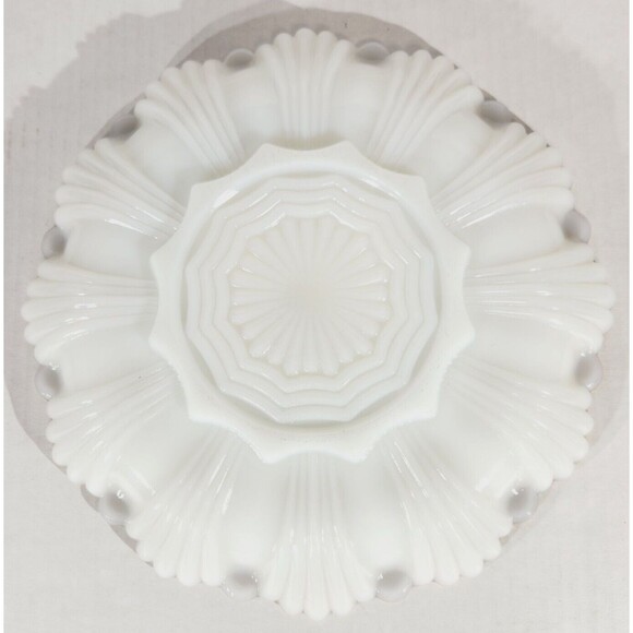 Vtg Anchor Hocking Milk Glass Deviled Egg Plate 22K Gold Trim Scalloped Edge - Picture 4 of 7